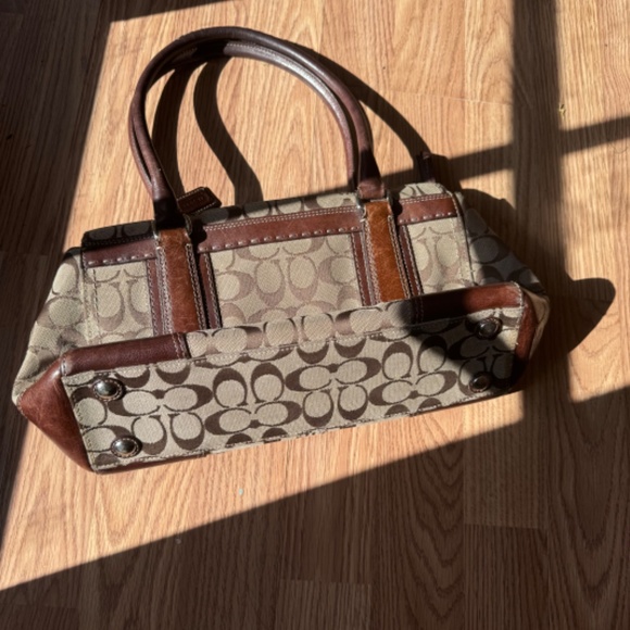 Coach - Picture 2 of 4